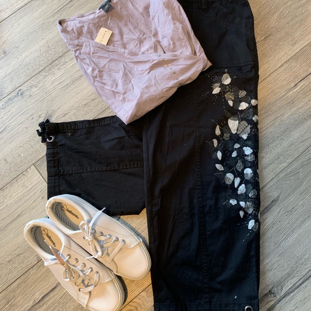 Black wide leg cropped pant